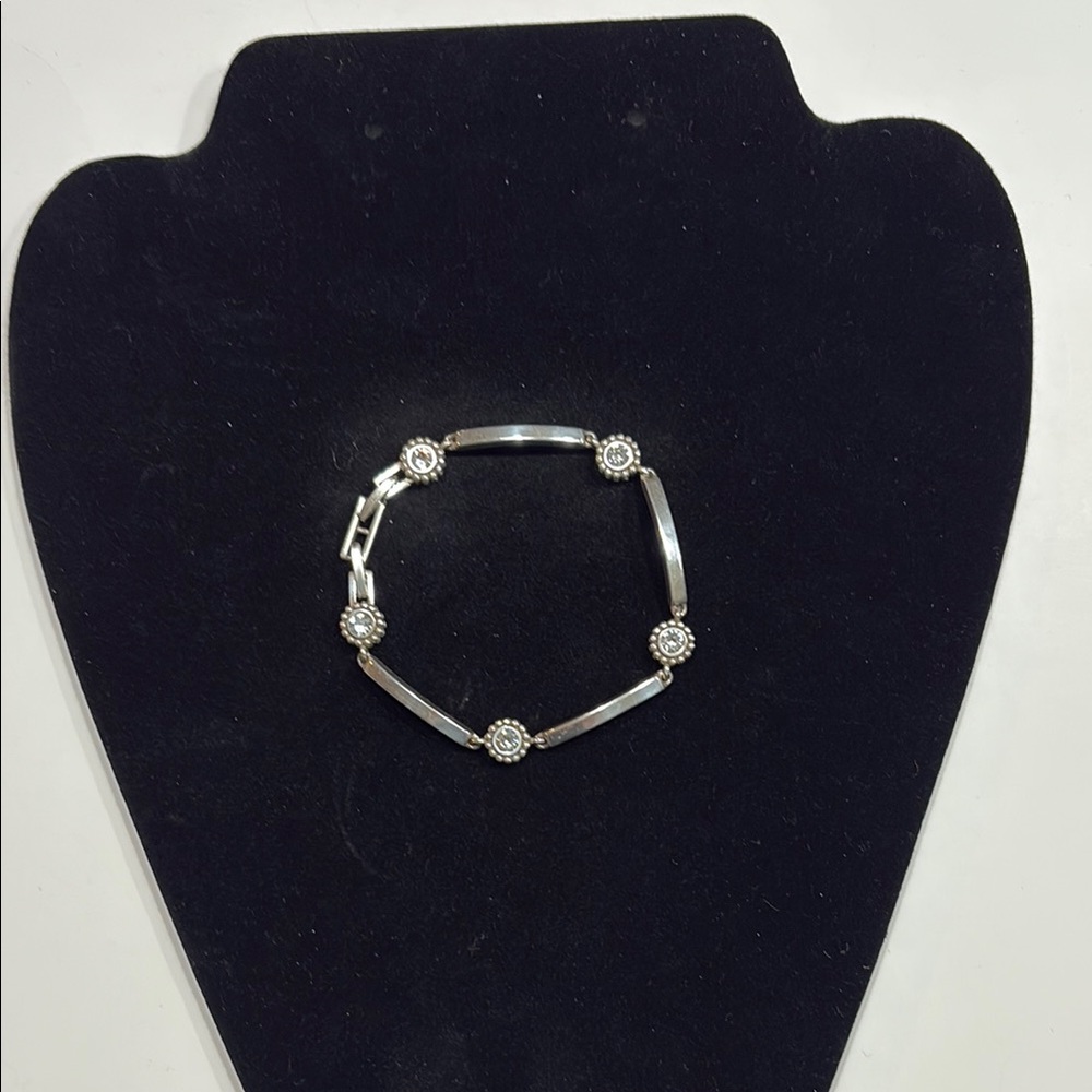 Elegant Silver Floral Link Bracelet - White Accent
